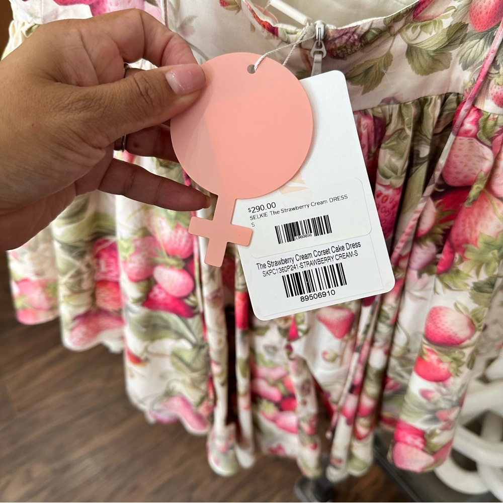 NWT SELKIE Strawberry Cream Farmer’s Market Dress - Picture 6 of 6